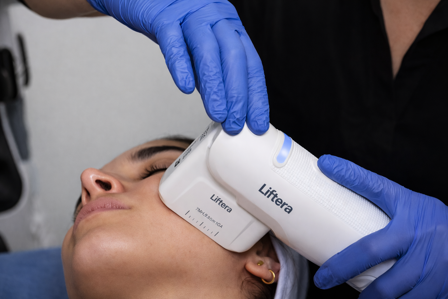 Dra. Andrea Iñiguez — Dermatóloga en Quito, Ecuador
